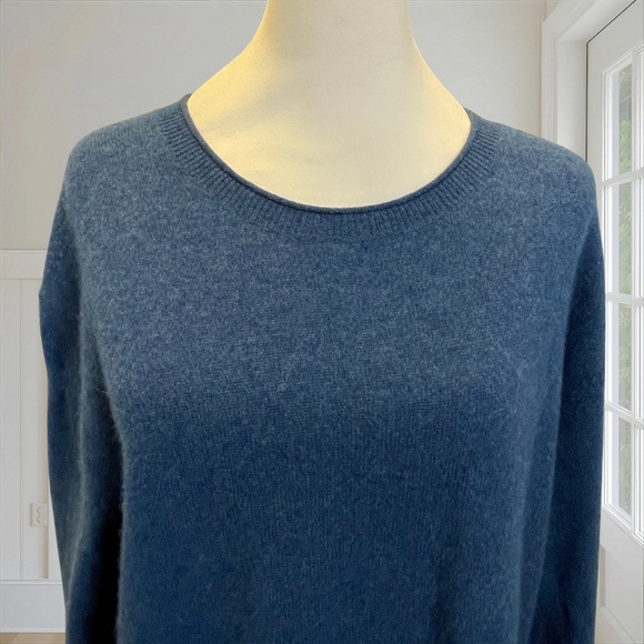 RACHEL ZOE Women's 100% 2-Ply Cashmere Sweater Blue Crewneck Medium Mended - Picture 3 of 11